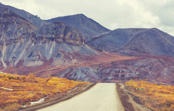 Dalton Highway in Alaska in the autumn season - Fotó, kép