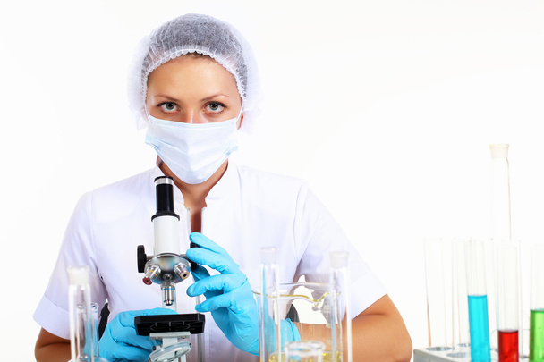 Female scientist in a chemistry laboratory - Φωτογραφία, εικόνα