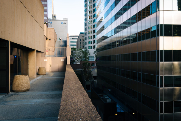Edifícios modernos no Distrito Financeiro, Los Angeles, Califórnia
 - Foto, Imagem