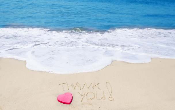 Знак "Спасибо" на пляже
 - Фото, изображение