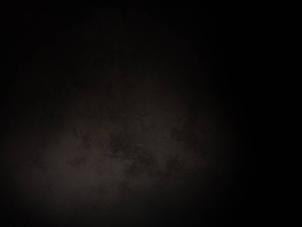 μαύρο φόντο με σκοτεινό ουρανό και φως - Φωτογραφία, εικόνα