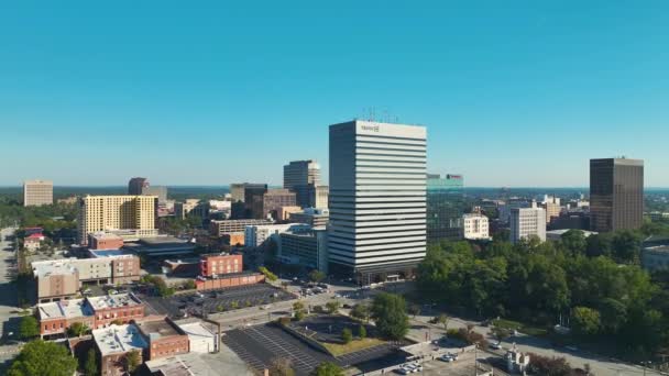 Arquitectura del centro de la ciudad de Columbia en Carolina del Sur. Vista de edificios de oficinas y apartamentos en la ciudad americana. destino de viaje de EE.UU. - Imágenes, Vídeo