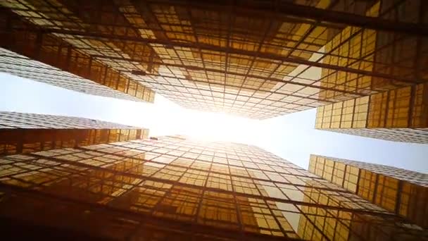 Hong Kong, vista de baixo ângulo de edifícios altos - Filmagem, Vídeo