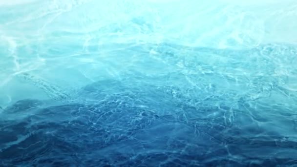 Super ralenti prise de vue de la surface de l'eau bleue ondulante à 1000fps. Filmé avec caméra de cinéma à grande vitesse, 4K. - Séquence, vidéo