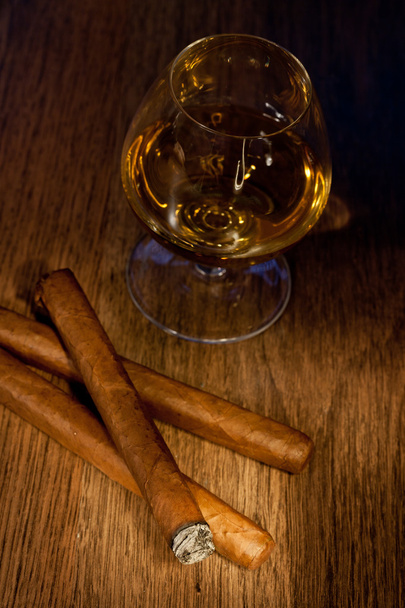 Виски и сигары
 - Фото, изображение