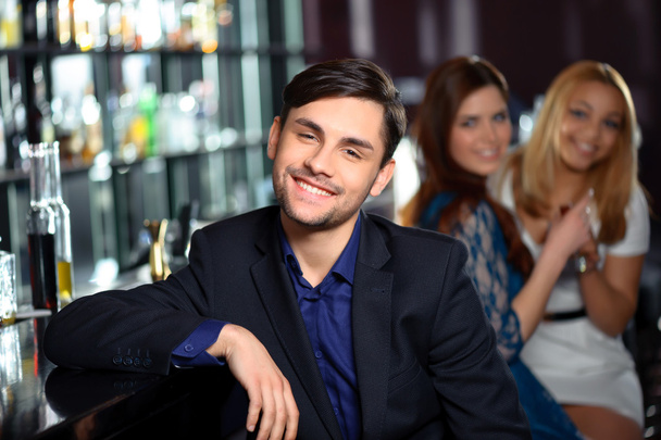Young man in the bar - Foto, imagen