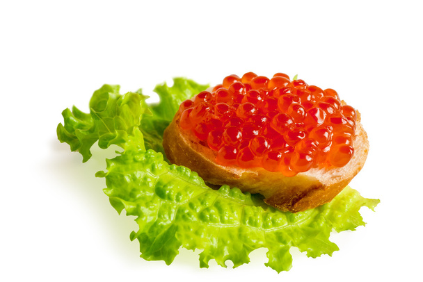 Sandwich con caviar rojo aislado sobre fondo blanco
 - Foto, Imagen