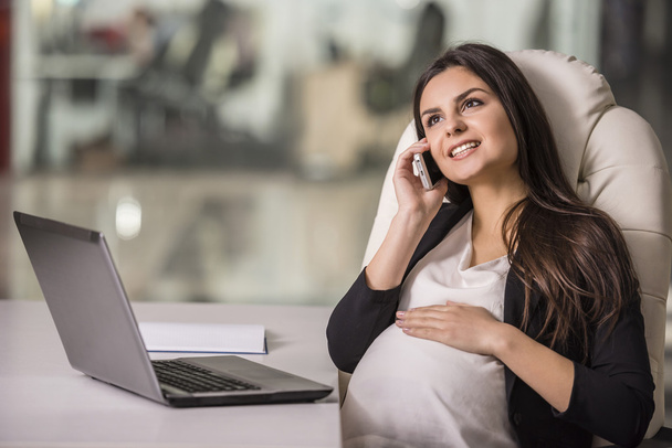 Pregnant businesswoman - Fotografie, Obrázek