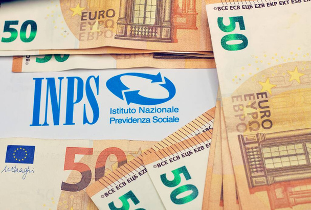 Banconote in euro con iscrizione dell'istituto pensionistico italiano INPS - Foto, immagini