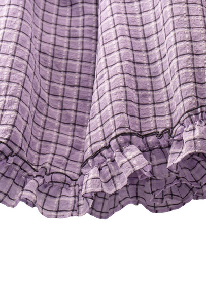 Vestido violeta babados isolado em um fundo branco. Vestido xadrez.  - Foto, Imagem