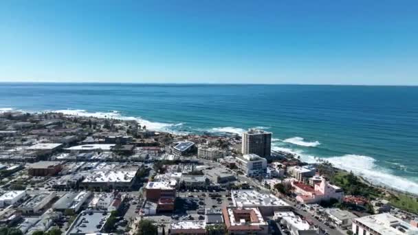Vue aérienne des falaises et du littoral de La Jolla, San Diego, Californie, États-Unis - Séquence, vidéo
