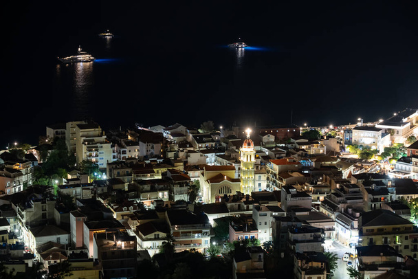 Λιμάνι της πόλης της Ζακύνθου από το σημείο της Μπόχαλης, Ελλάδα. Πόλη της Ζακύνθου το βράδυ. Πανόραμα της Ζακύνθου στην Ελλάδα. - Φωτογραφία, εικόνα