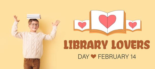 Banner per la Giornata degli Amanti della Biblioteca con simpatico ragazzo e libri - Foto, immagini