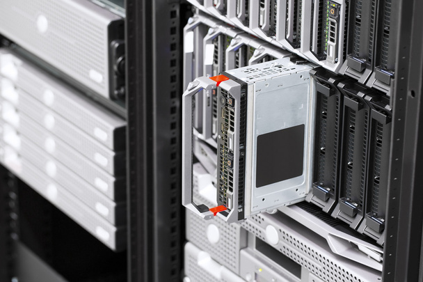 Blade serwer rack w dużych datacenter - Zdjęcie, obraz