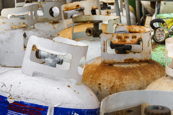 tanques de gas líquido
 - Foto, Imagen