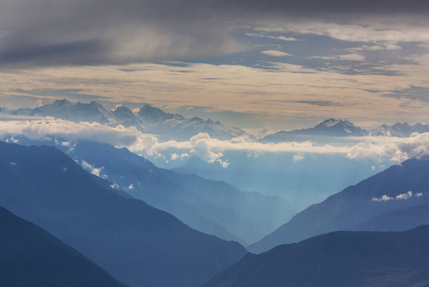 Cordillera Blanca, Peru, Güney Amerika 'daki güzel dağ manzaraları - Fotoğraf, Görsel