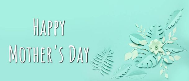 Pozdrav prapor na Den matek s papírovou květinou a listy - Fotografie, Obrázek