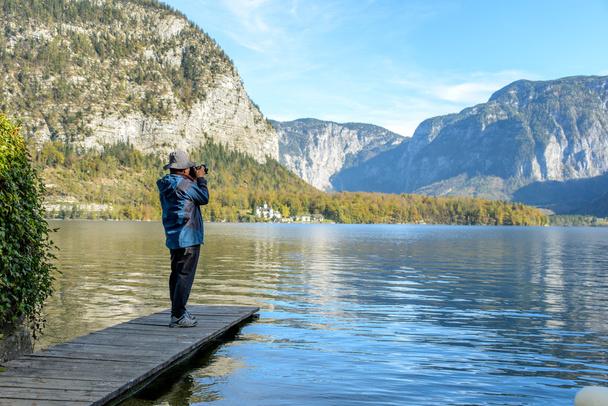 Fotógrafo está levando a vista do lago
 - Foto, Imagem