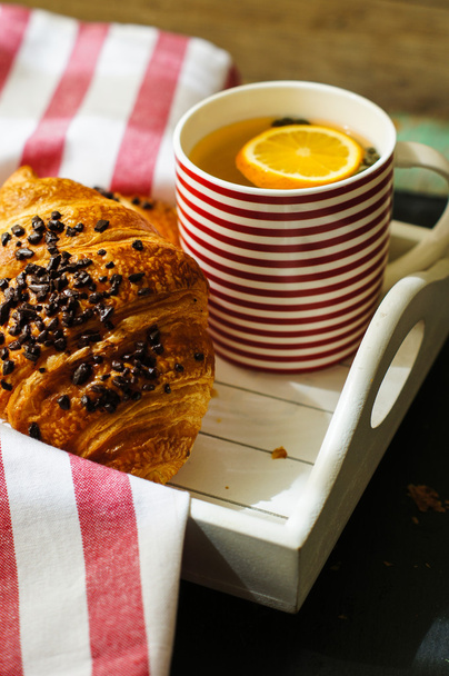 Hagyományos reggeli croissant-nal - Fotó, kép