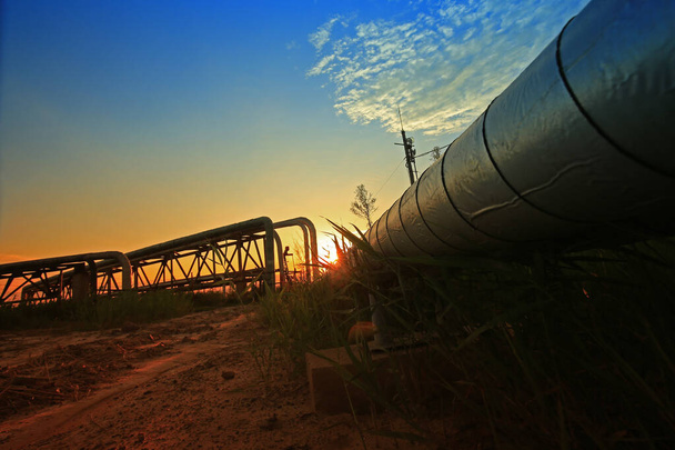 石油パイプライン、石油産業機器 - 写真・画像