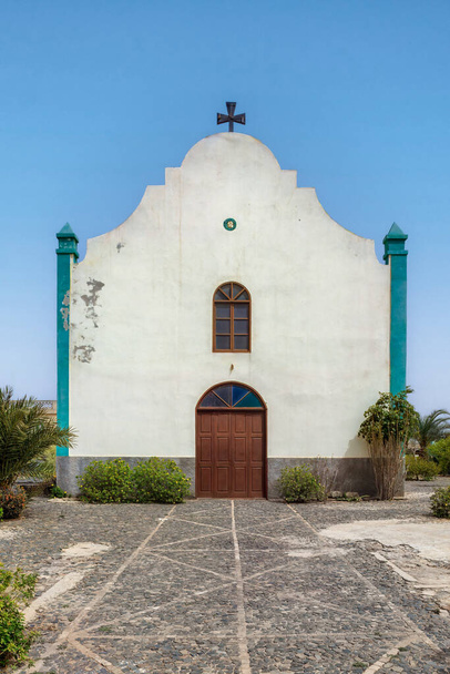Церква Фундо дас Фігейрас, острів Боа-Вішта, Кабо-Верде.  - Фото, зображення