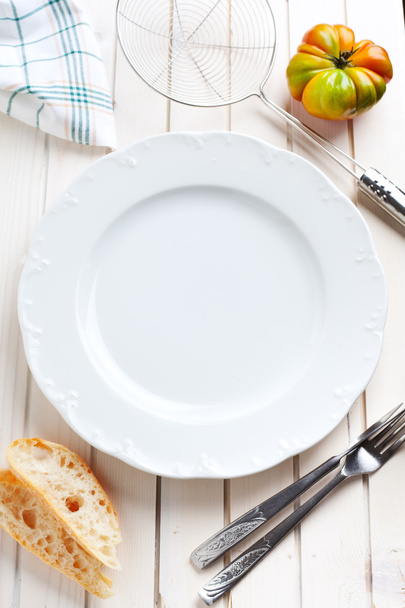 empty plate, table set - Φωτογραφία, εικόνα