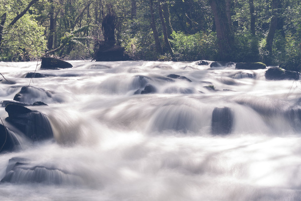 Hegyi folyó - Fotó, kép