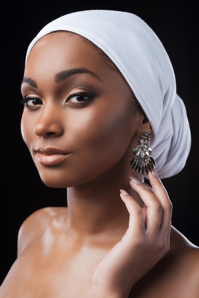 African woman wearing headscarf - Fotoğraf, Görsel