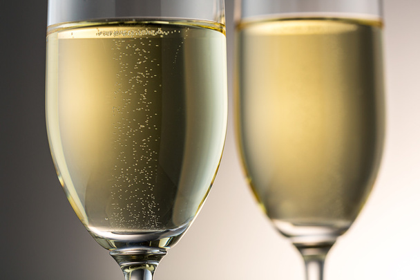 роскошное шампанское в бокалах
 - Фото, изображение