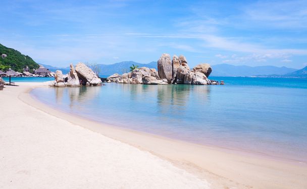 ベトナム南部の美しいビーチ - 写真・画像