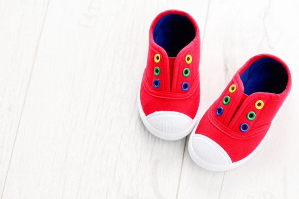 Chaussures bébé rouge
 - Photo, image