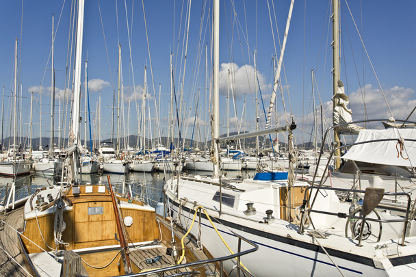 Yachts amarração na Marina de Saint Tropez
. - Foto, Imagem
