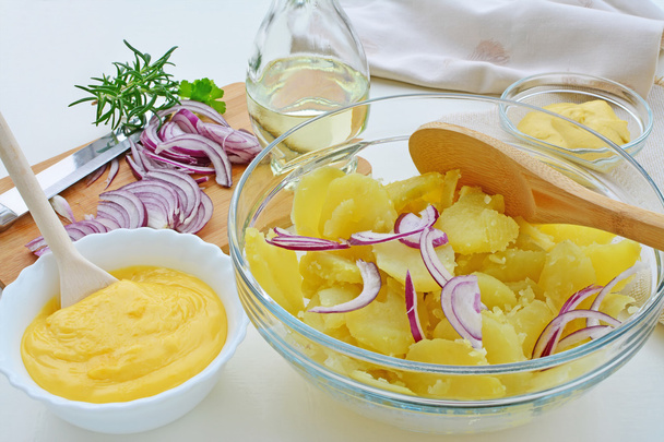 Sałatka ziemniaczana z majonezem, domowe - Zdjęcie, obraz
