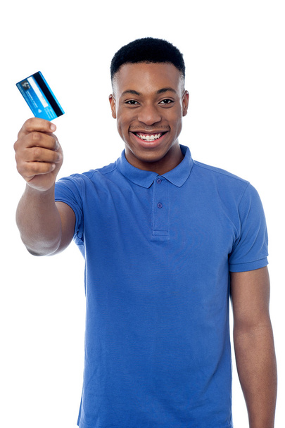 Man showing his debit card - Φωτογραφία, εικόνα