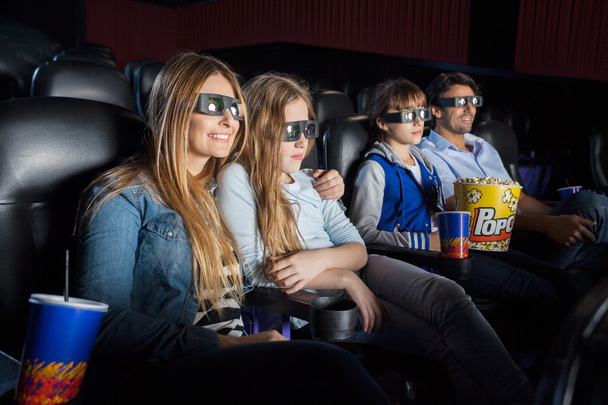 Rodina sledování 3d filmů v kině - Fotografie, Obrázek