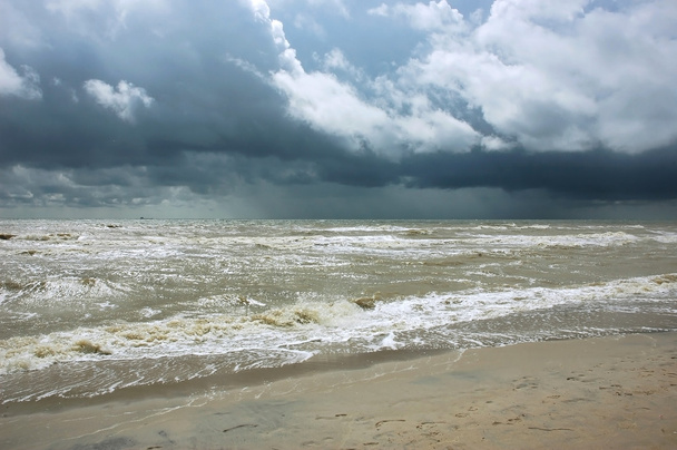 海の嵐 - 写真・画像