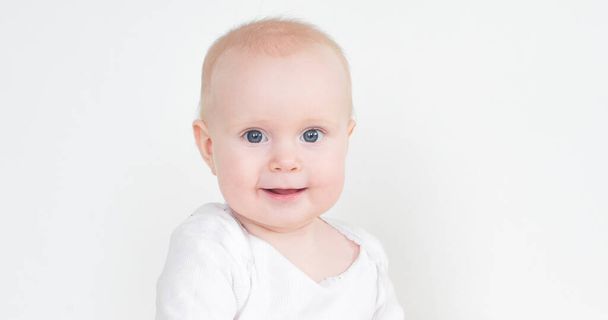 portrait d'un bébé mignon - Photo, image