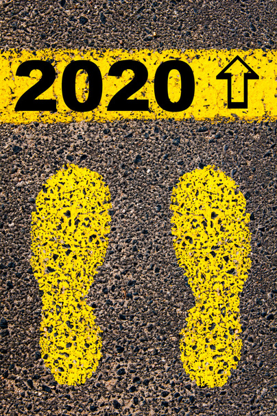 Rok 2020 jest nadchodzących wiadomości. Koncepcyjnego obrazu - Zdjęcie, obraz