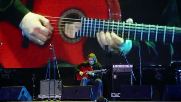 Roman Miroshnichenko plays guitar - Footage, Video