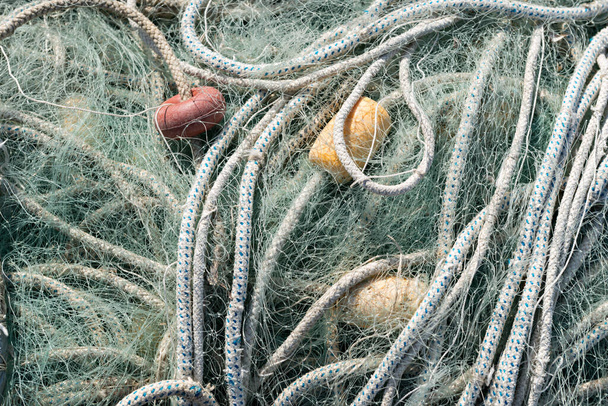 エクリプト収穫:過剰漁業と限られた資源の海底を航行する - 写真・画像
