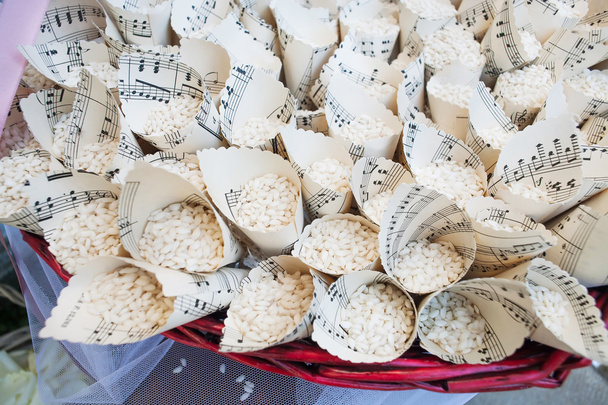корзины с рисом для свадебной церемонии
 - Фото, изображение