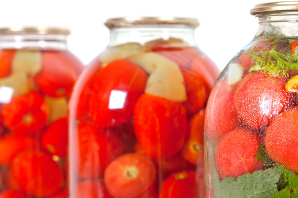 Красные помидоры в стеклянной банке
 - Фото, изображение