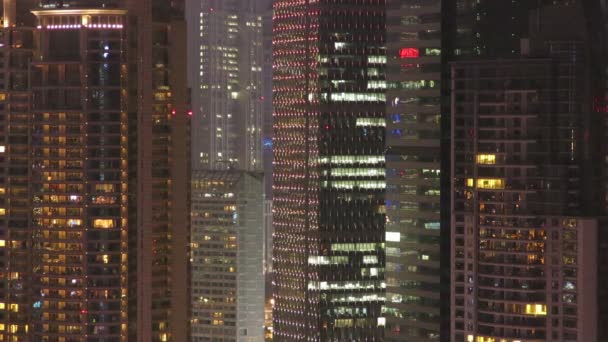 Vue de nuit de la ville éclairée d'Asie - Séquence, vidéo