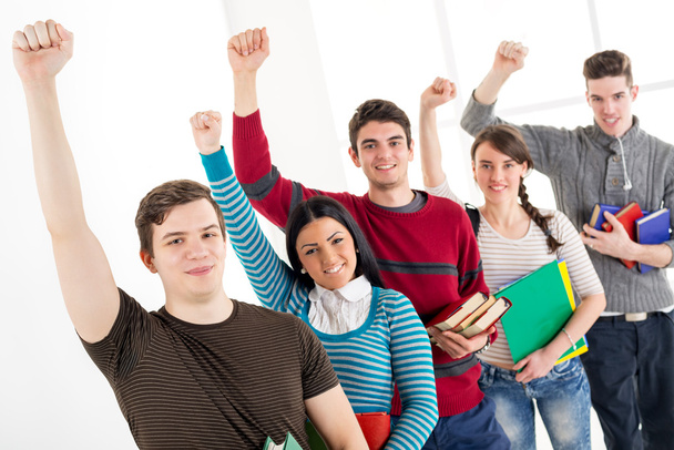 Grupo de estudiantes exitosos
 - Foto, Imagen