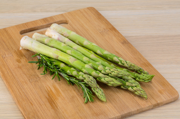 asparagi crudi
 - Foto, immagini