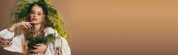 Eine junge Mavka in traditionellem Gewand, geschmückt mit einem kunstvollen Kranz, in einem zauberhaften Märchen- und Fantasiestudio. - Foto, Bild