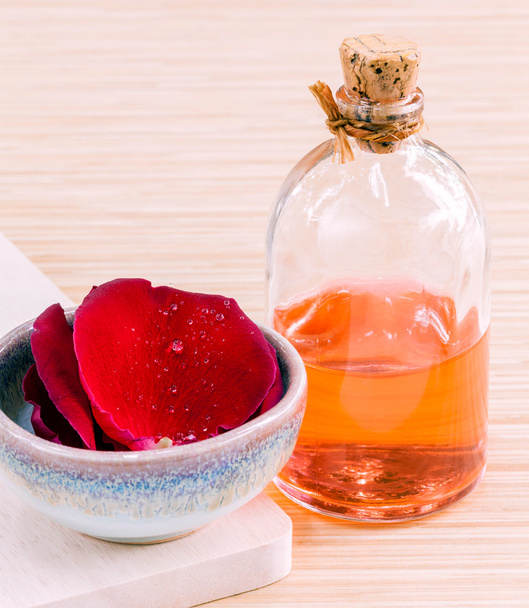 Lázně esenciální olej - přírodní lázně ingredience pro aroma aromather - Fotografie, Obrázek