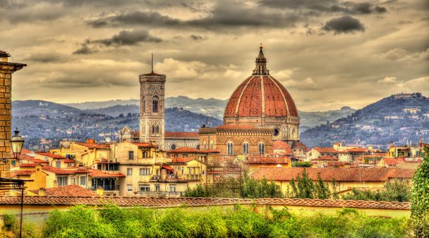 Widok na katedrę Najświętszej Maryi Panny kwiatów we Florencji, ja - Zdjęcie, obraz