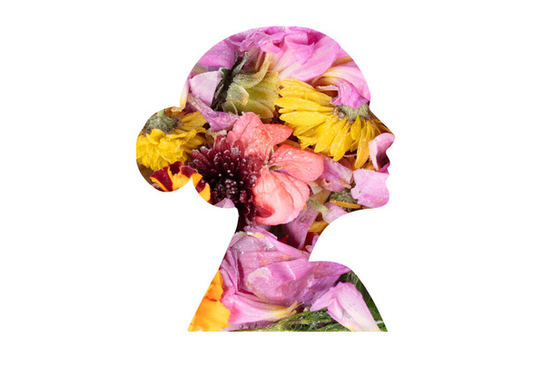 Vorlage für das Gesicht eines Mädchens im Profil mit floraler Textur. Konzept weiblicher Schönheit und Gesundheit. Symbol der Jugend - Foto, Bild