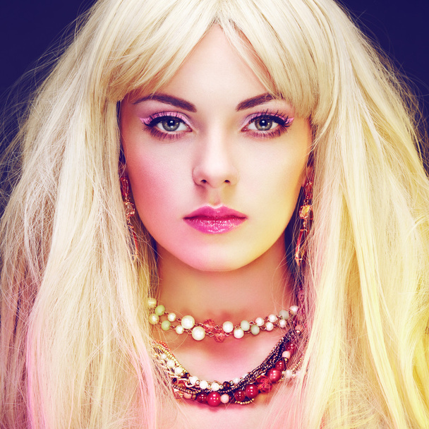 Fashion portrait of elegant blonde woman with magnificent hair - Fotografie, Obrázek